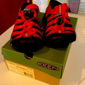 Boys Keen sandals